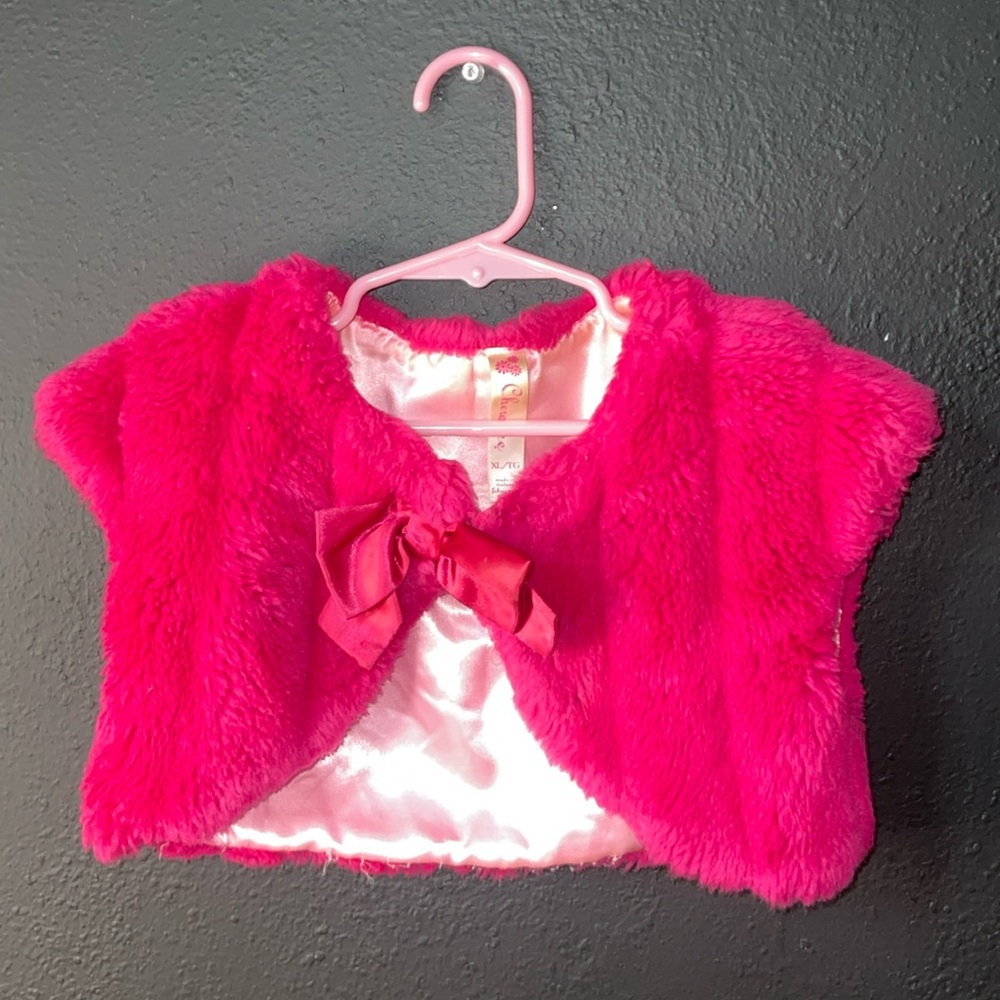 Faux Fir Cape w/ Satin Bow Snap Closure Fits Griks Small/ Medium